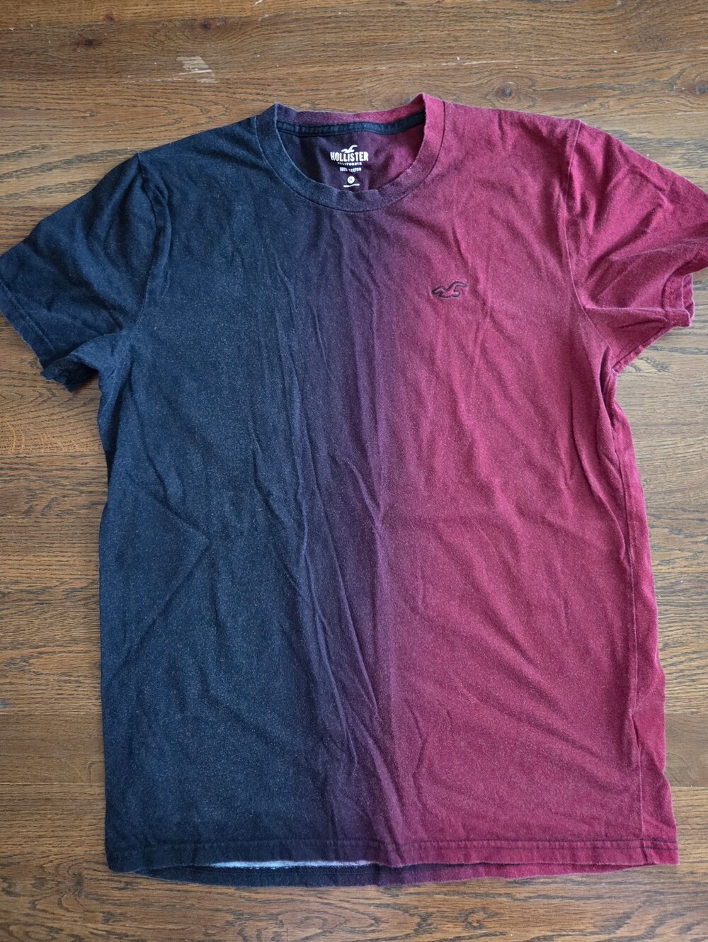 Hollister Mens Medium Black/Red Tee